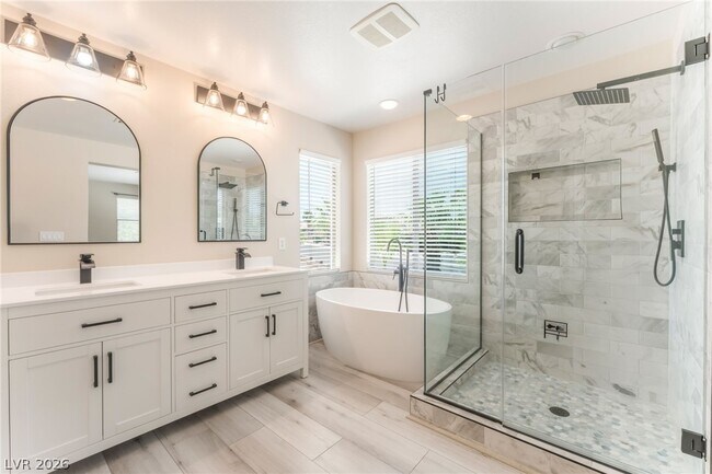 Building Photo - 9440 Highview Rock Ct