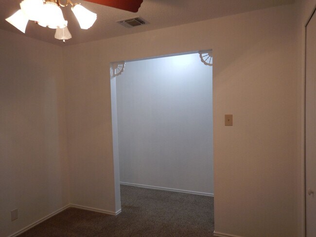 Building Photo - 5906 Spring Crossing