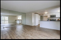 Building Photo - 155 Rosebay Dr