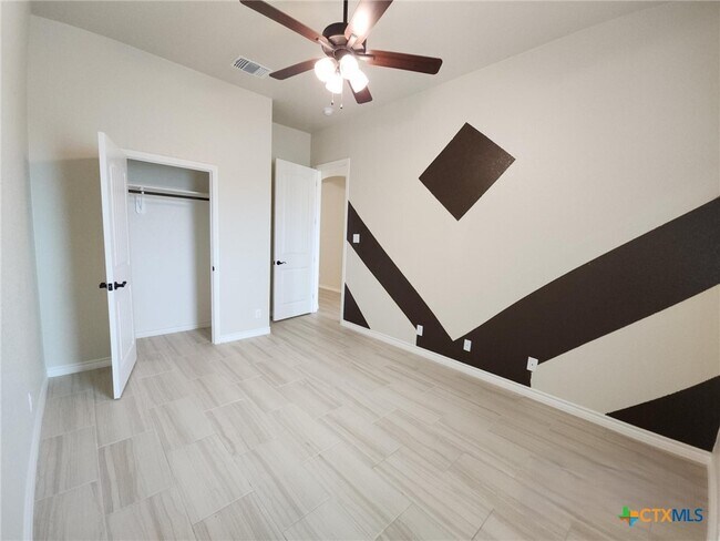 Building Photo - 213 Cammie Dr