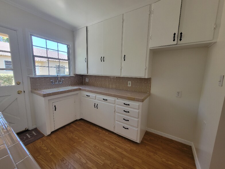 Building Photo - 13644 Leadwell St