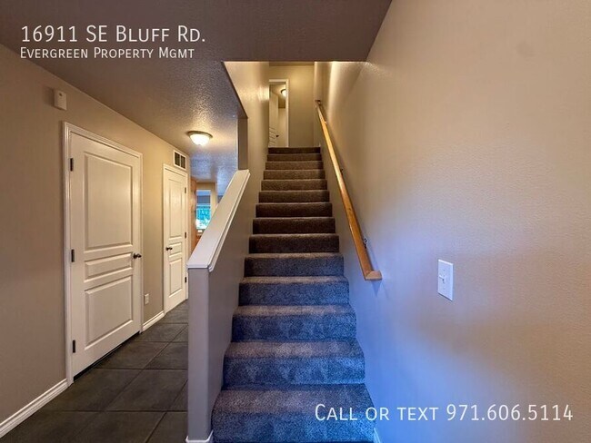 Building Photo - 16911 SE Bluff Rd