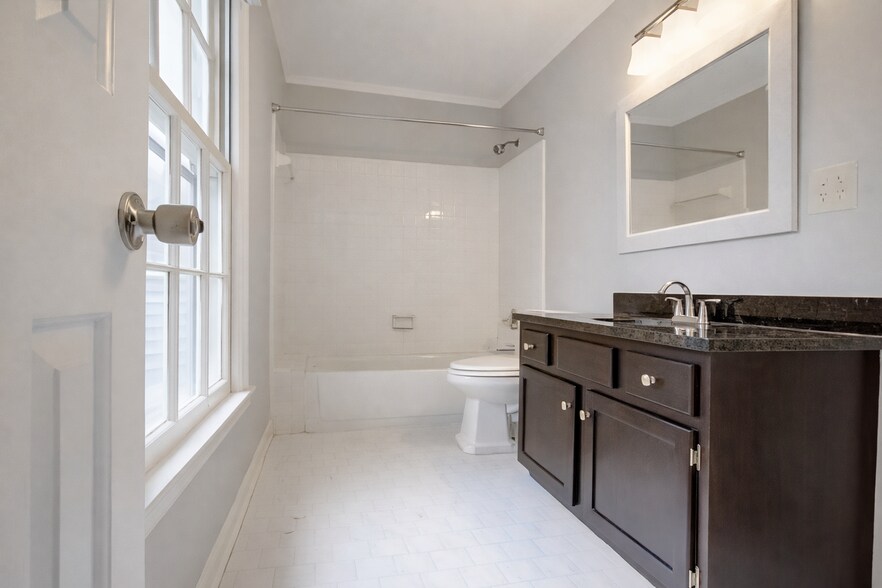 Building Photo - 9073 Carroll Manor Dr