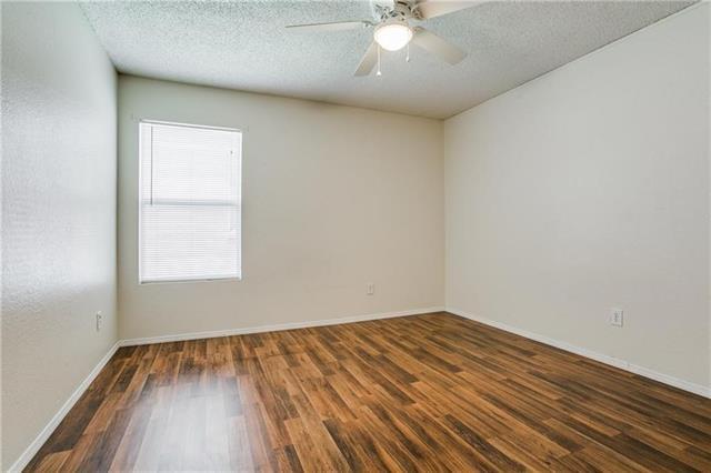 Building Photo - 2620 Clear Brook Dr