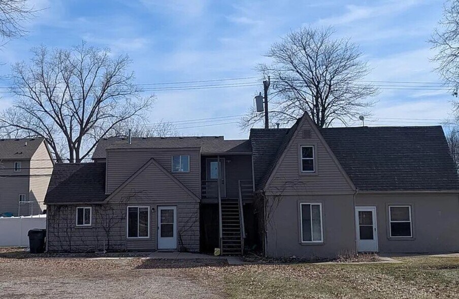 Building Photo - 3175 Culbertson Ave