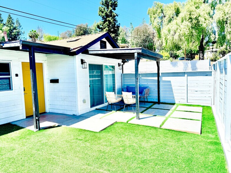 Building Photo - 3831 Rogers Rd