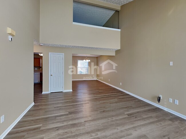 Building Photo - 509 Lake Front Dr