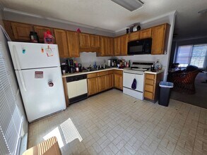 Building Photo - Lumpkin Square Apartments