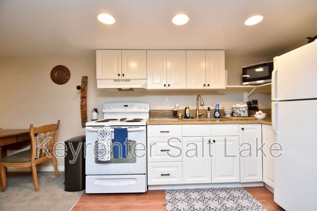 Building Photo - 2689 E Barbey Dr
