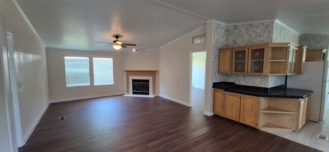Building Photo - 24430 Oak Hollow Blvd