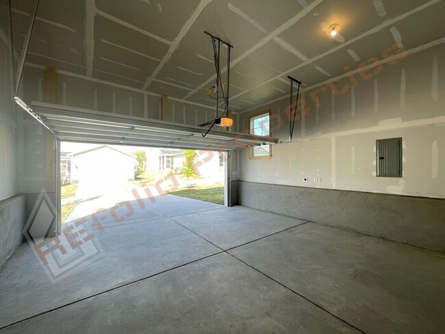 Building Photo - Beautiful Brand New 4 Bedroom, 3 Bathroom ...