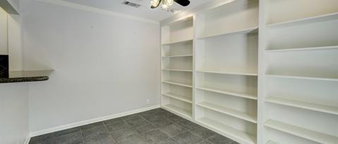 Building Photo - 7519 Schiller-