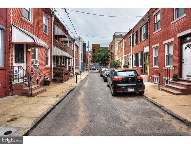 Building Photo - 728 S Smedley St