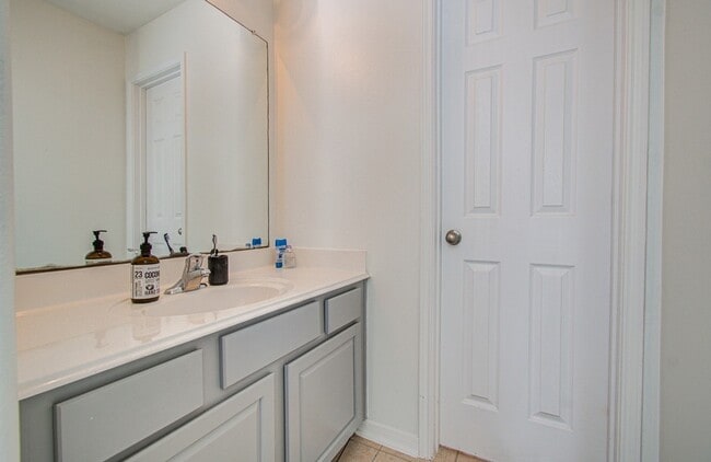 Building Photo - 26427 Sagewood Forest Dr