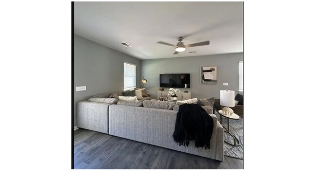 Building Photo - New 4/2.5 Townhome Near Lake Conestee and ...
