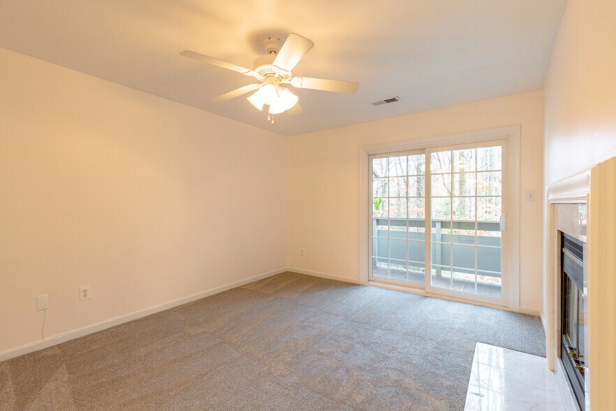 Building Photo - 2241 Lovedale Ln