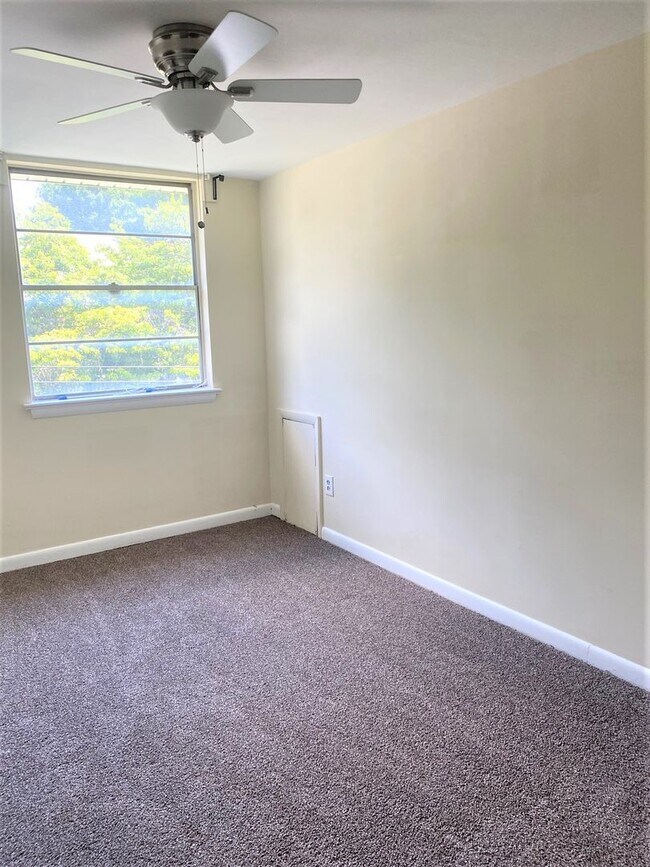 Building Photo - 3401 Berkley Ave