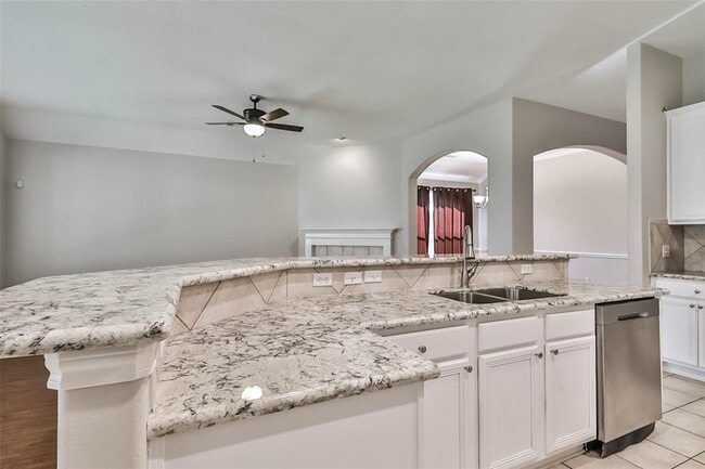 Building Photo - 15318 Bent Twig Way