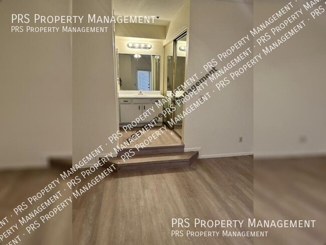 Building Photo - 154 W 5th St