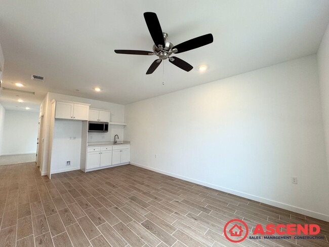 Building Photo - MOVE IN SPECIAL!!! Stunning Home with MIL ...