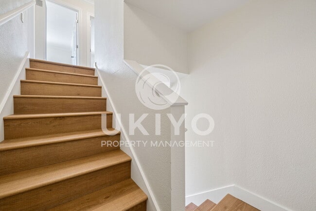 Building Photo - 3007 Nicol Ave