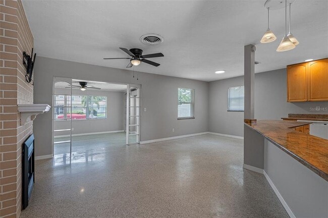 Building Photo - Waterfront home - Palm Harbor