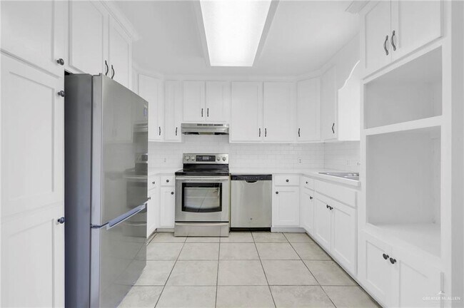 Building Photo - 1307 E Helmer St
