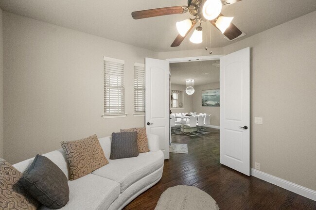 Building Photo - Fully Furnished Home in South Grand Prairi...