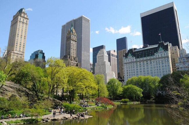 Building Photo - 142 W 57th St