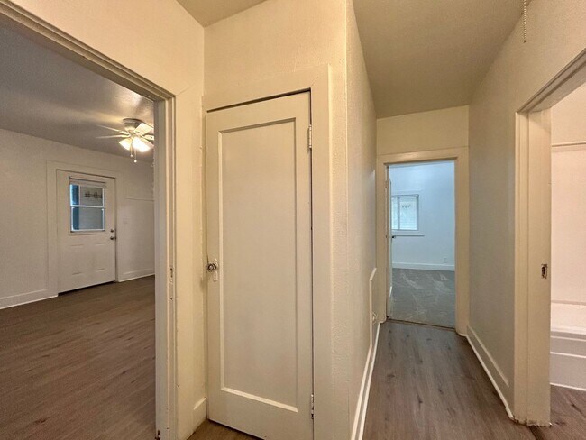 Building Photo - ne4th