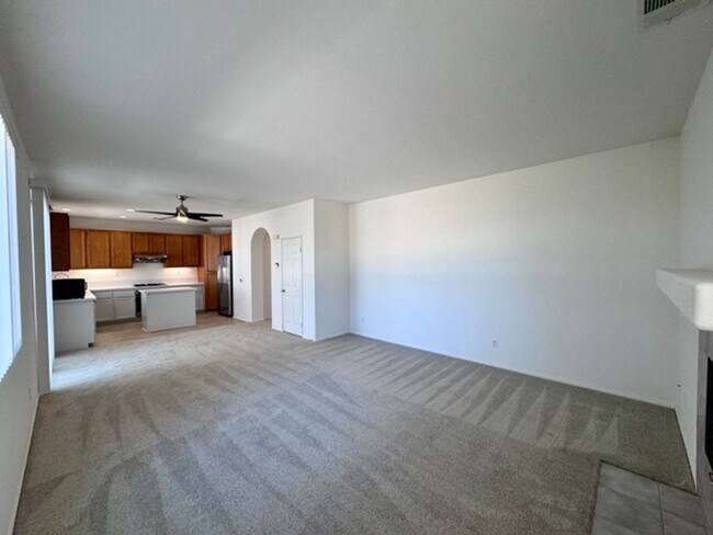 Building Photo - Beautiful 3 Bedroom two story South Temecu...