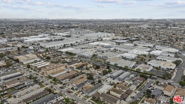 Building Photo - 1556 W 227th St