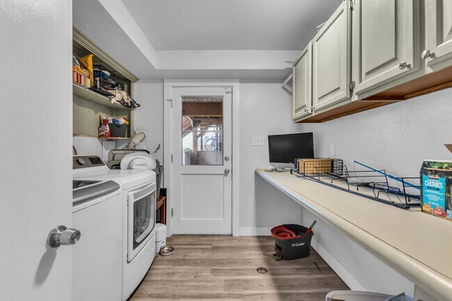 Building Photo - 3876 S Lee Maur St