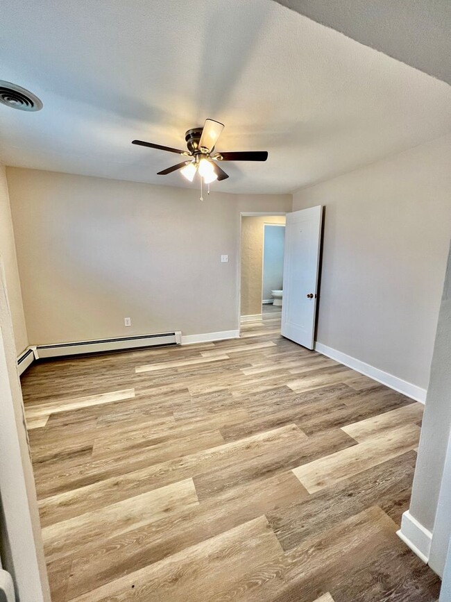 Building Photo - Charming Allison Park 3-bedroom, 1.5-bath ...