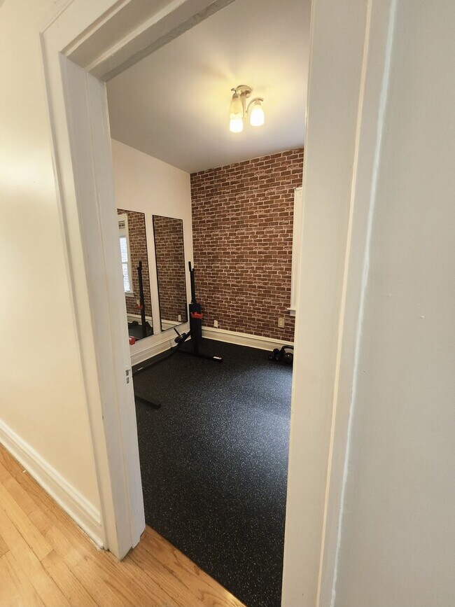 Building Photo - 6724 S Paxton Ave