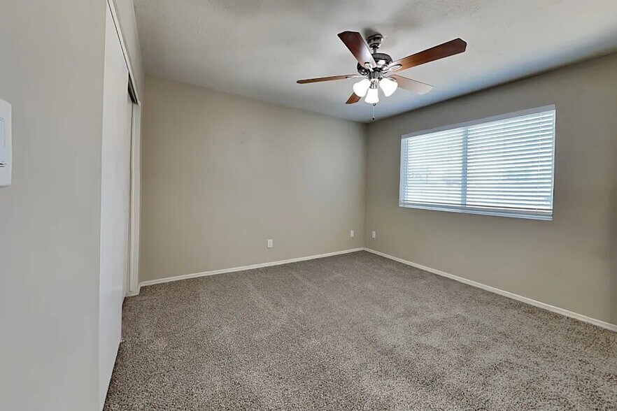 Building Photo - 4409 N 90th Dr