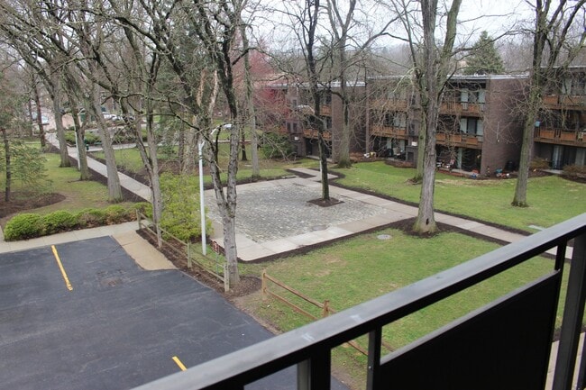 Building Photo - TRENT 566