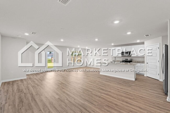 Building Photo - 7504 Delancey St