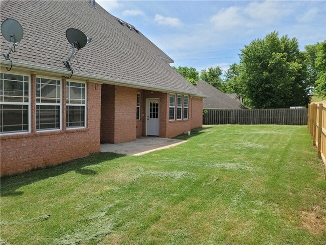 Building Photo - 2023 Freedom Pl