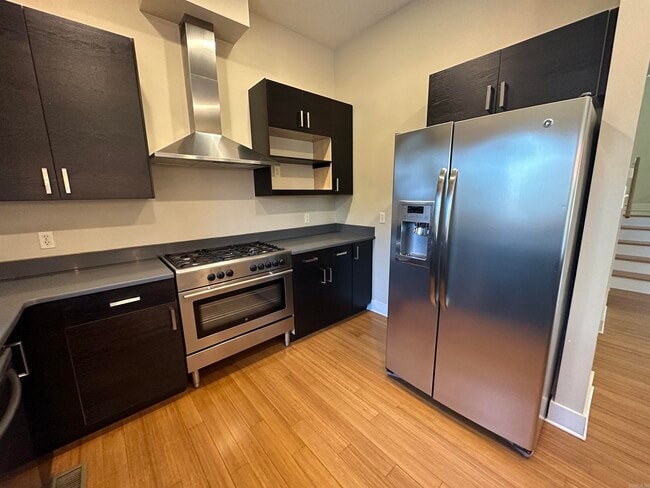 Building Photo - 110 Vertical Lofts Dr