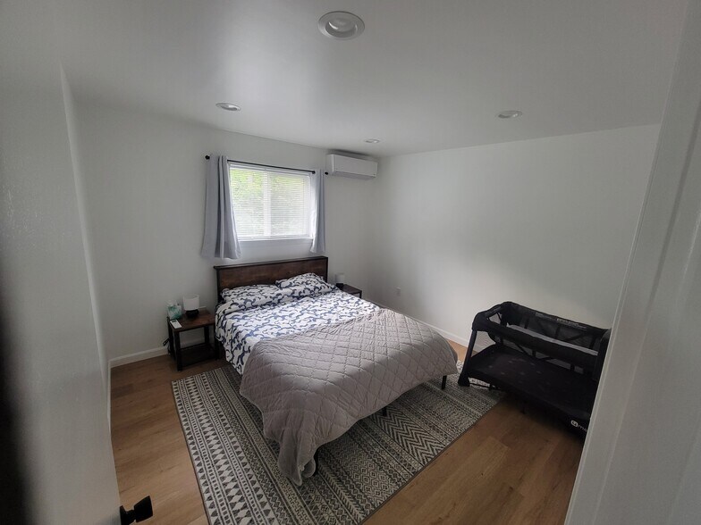 Building Photo - 5127 Hounds Ear Rd