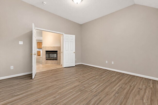 Building Photo - 3207 Hickory Knoll Dr