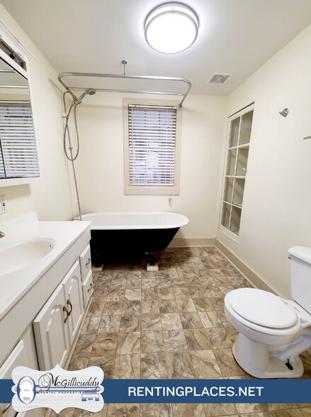 Building Photo - 2097 Heckle St