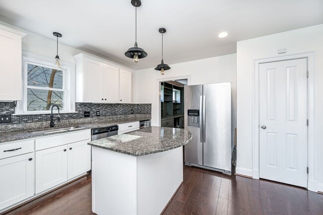 Building Photo - Beautiful Northside RVA Home-Move In Ready