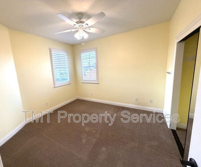 Building Photo - 6832 Salvaterra Cir