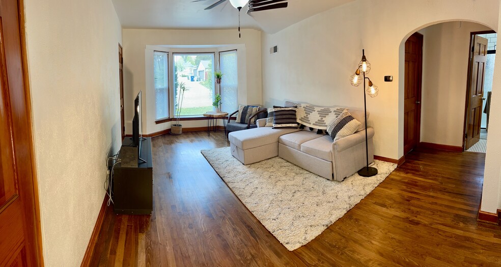 Building Photo - 6525 W Center St