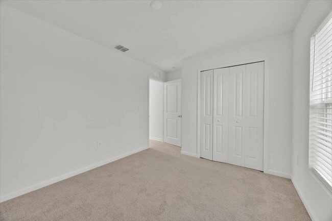 Building Photo - 2398 McKinley Dr