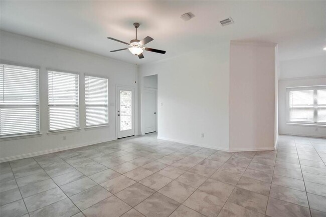 Building Photo - 2323 Green Kale Dr