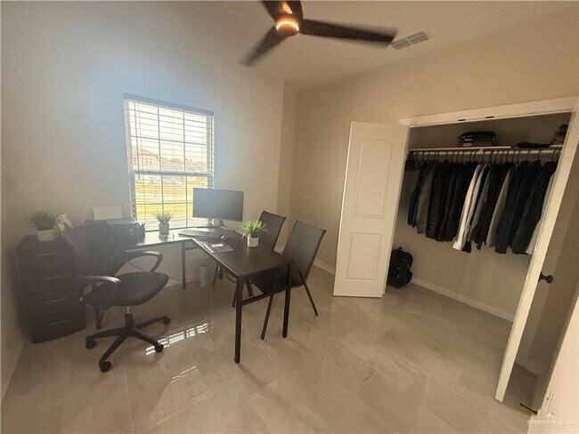 Building Photo - 18 Retama St