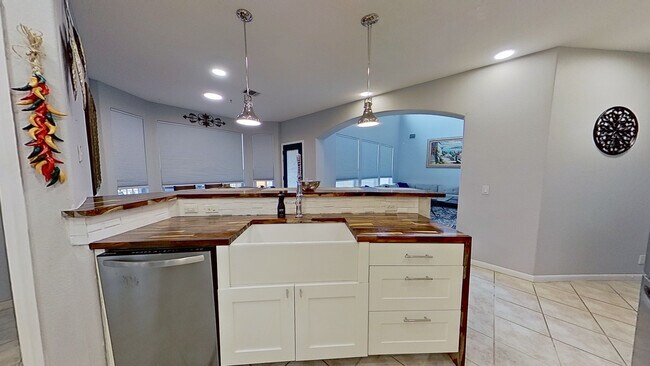 Building Photo - 1007 Brown Dr